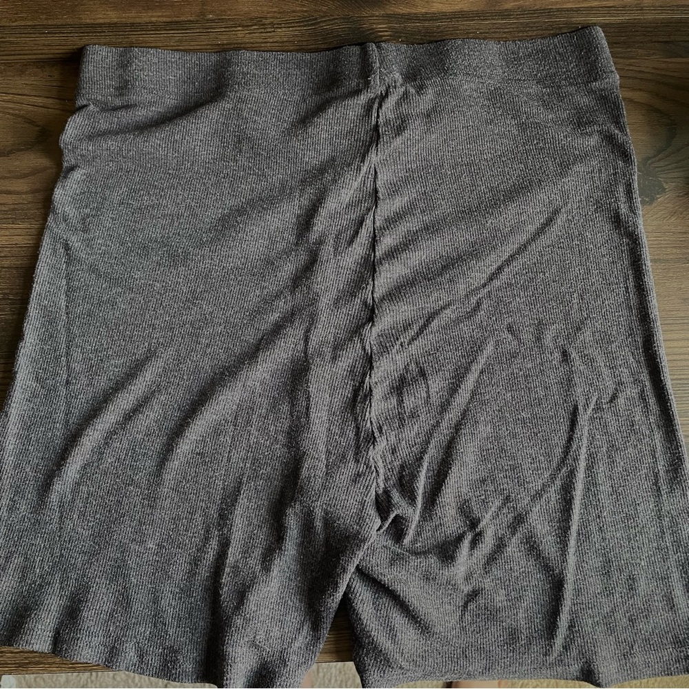 Fabletics Ribbed Bike Shorts - Picture 3 of 4